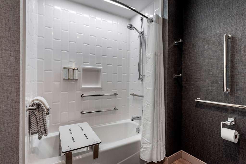 Cambria Hotel Minneapolis Downtown Exterior photo